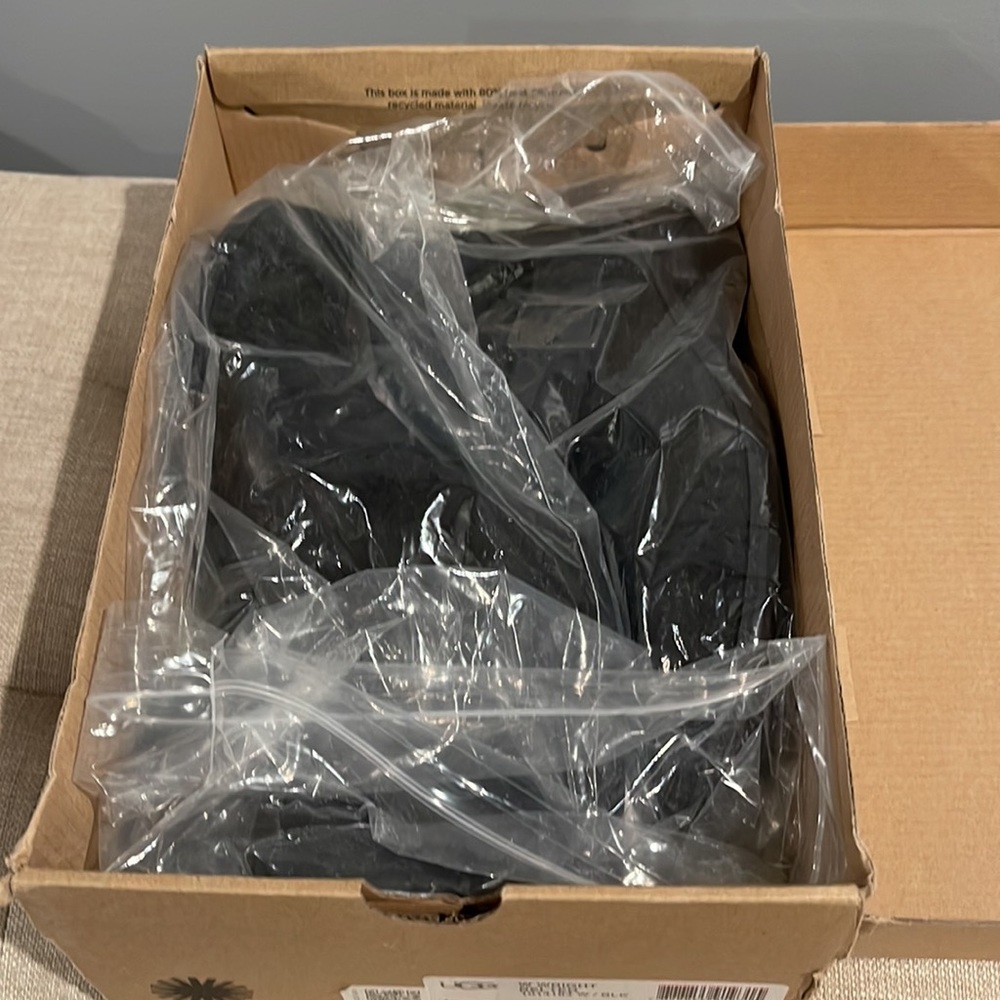 Ugg Boot Booties Open Front Slit Like New Sz 8 - image 3